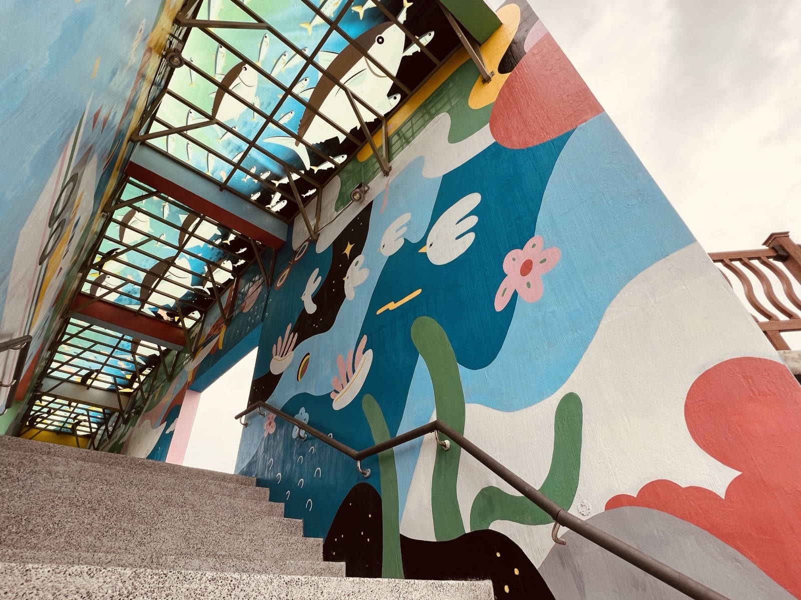 Image 13 — Zhongyun Harbor wall mural 23' × 91' 10" (×2)