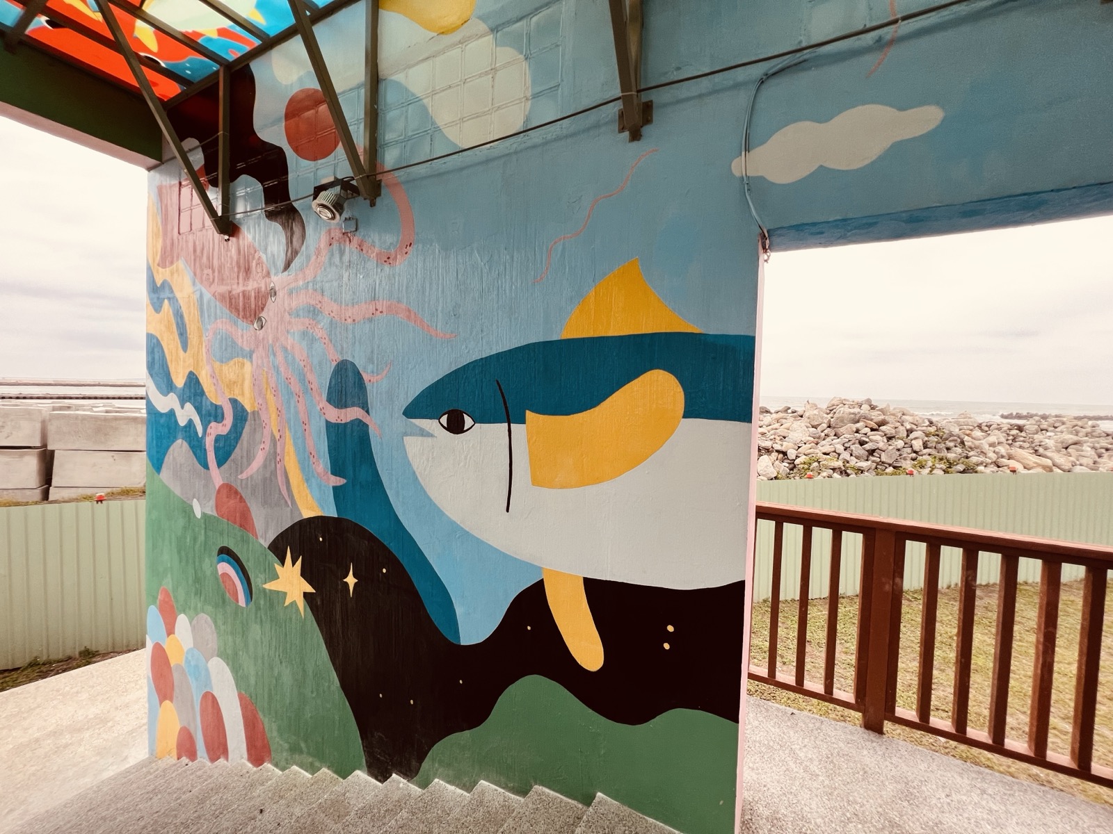Image 3 — Zhongyun Harbor wall mural 23' × 91' 10" (×2)